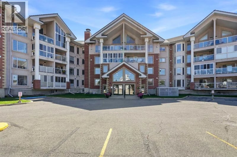 4805 45 Street, Red Deer, Alberta, T4N7A9, Red Deer, Alberta — photo 1 of 5