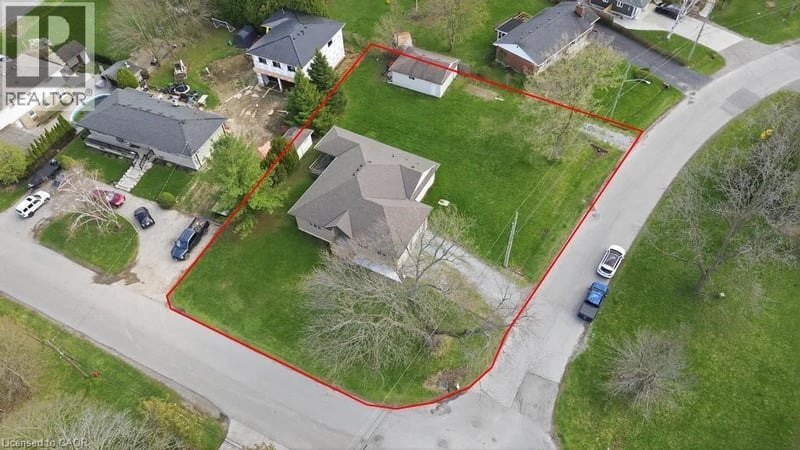 80 LISTER Avenue, Hamilton, Ontario, L9B1E2, Hamilton, Ontario — photo 1 of 5