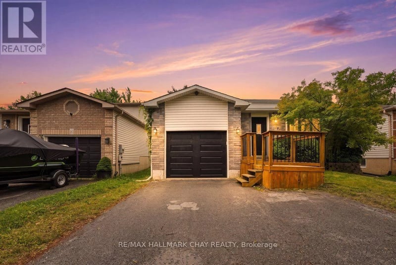 26 Whitehorn Crescent, Barrie (Holly), Ontario, L4N8E4, Barrie (Holly), Ontario — photo 1 of 5