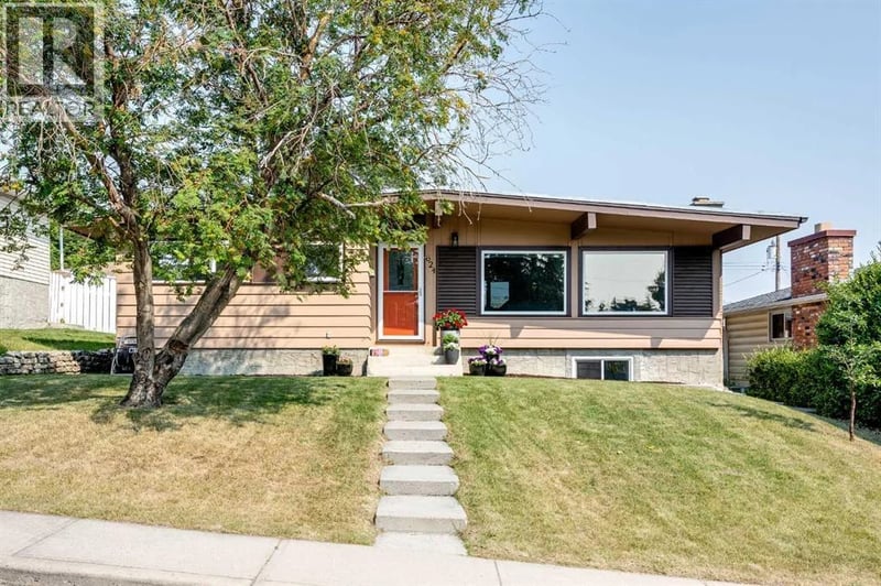624 Sherman Avenue Southwest, Calgary, Alberta, T2W0N2, Calgary, Alberta — photo 1 of 5