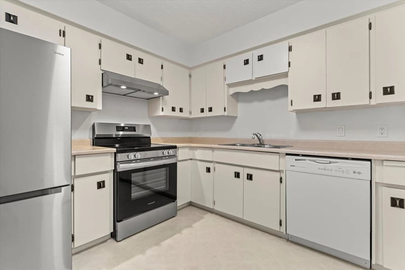 #104 32885 GEORGE FERGUSON Way, Abbotsford, British Columbia, V2S7X1, Abbotsford, British Columbia — photo 1 of 5