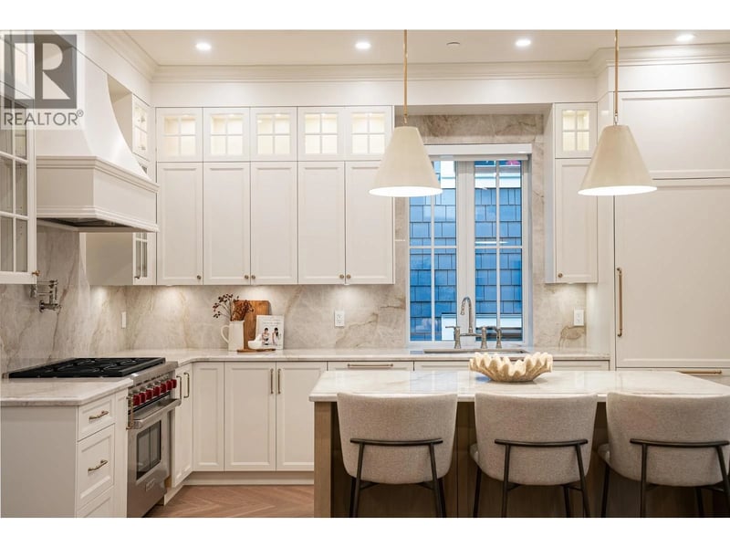 #1 127 17TH Avenue, Vancouver, British Columbia, V5Y1Z7, Vancouver, British Columbia — photo 1 of 5