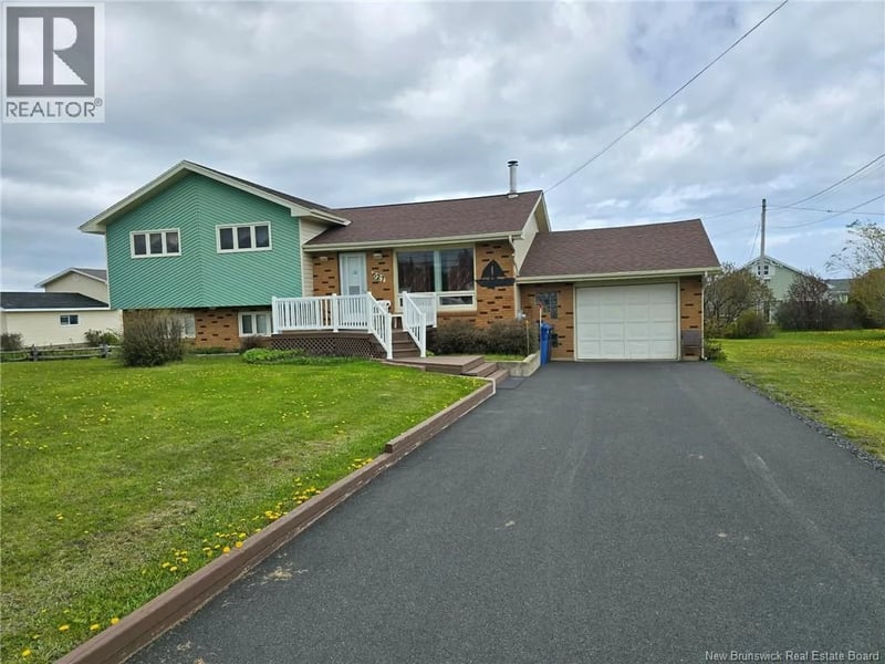 627 Principale Street, Pointe-Verte, New Brunswick, E8J2P7, Pointe-Verte, New Brunswick — photo 1 of 5