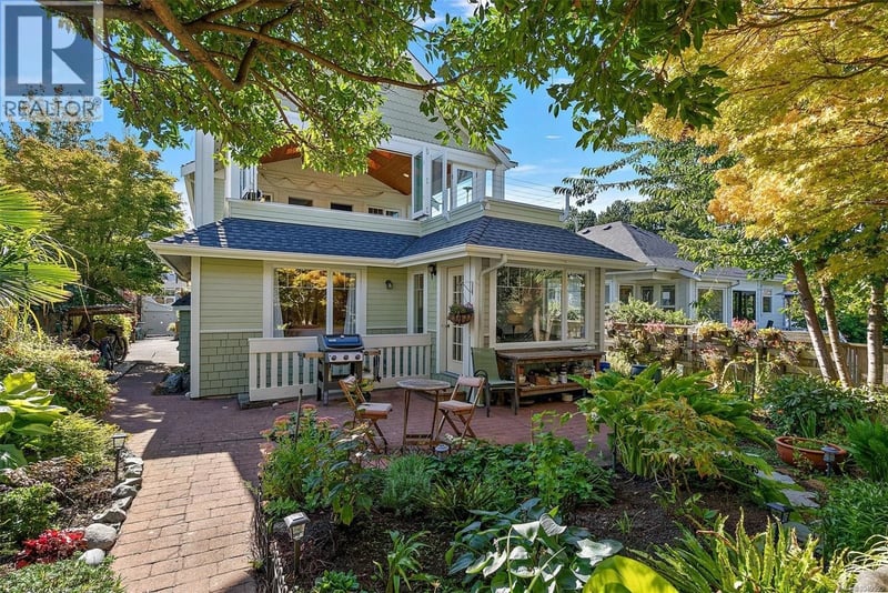 485 Head Street Southwest, Esquimalt, British Columbia, V9A5S1, Esquimalt, British Columbia — photo 1 of 5