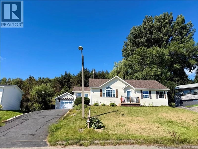 35 Cote Bleu Drive, Bathurst, New Brunswick, E2A3G1, Bathurst, New Brunswick — photo 1 of 5
