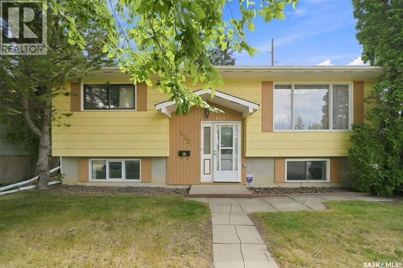125 Arnason CRESCENT, Saskatoon, Saskatchewan, S7H4M7, Saskatoon, Saskatchewan — photo 1 of 5