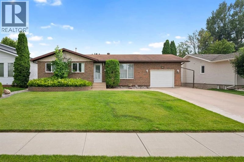 5703 35 Street, Lloydminster, Alberta, T9V1W9, Lloydminster, Alberta — photo 1 of 5