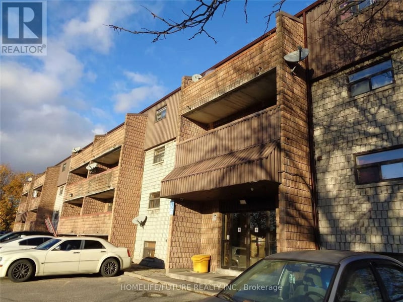 #201 560 Bloor Street, Oshawa (Farewell), Ontario, L1H3N2, Oshawa (Farewell), Ontario — photo 1 of 2
