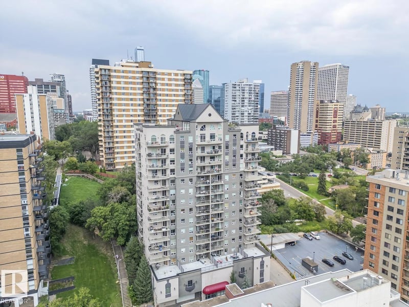 #701 9819 104 ST NW, Edmonton, Alberta, T5K0Y8, Edmonton, Alberta — photo 1 of 5