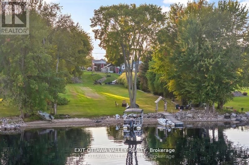 44 Lacroix Bay Road, Whitewater Region, Ontario, K0J2L0, Whitewater Region, Ontario — photo 1 of 5