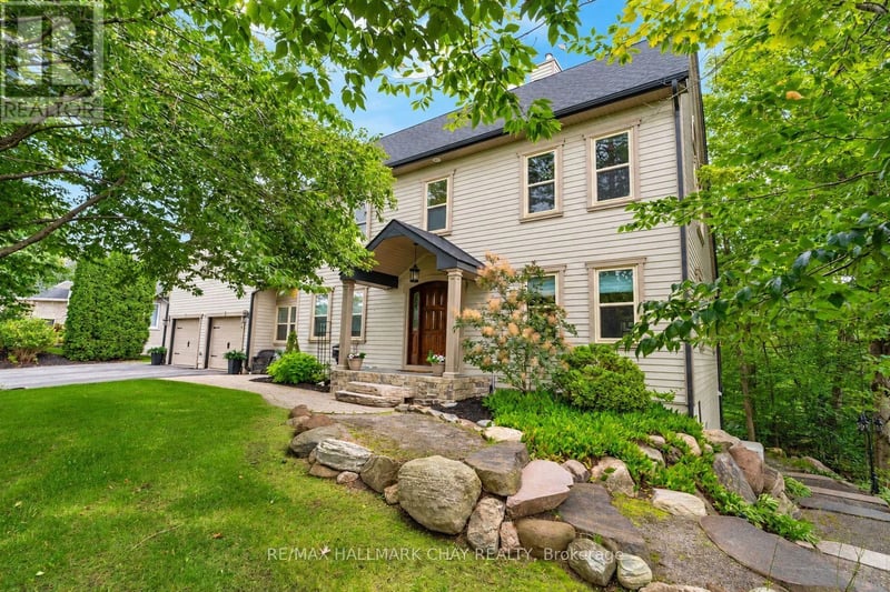 9 Bridle Path, Oro-Medonte (Horseshoe Valley), Ontario, L0L2L0, Oro-Medonte (Horseshoe Valley), Ontario — photo 1 of 5