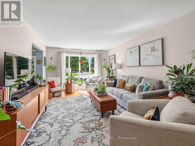 1033 Franconia Drive, Mississauga (Applewood), Ontario, L4Y2L6, Mississauga (Applewood), Ontario — photo 1 of 5
