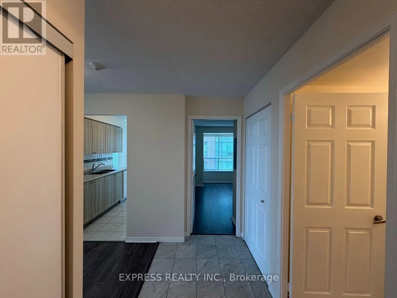 #715 39 Pemberton Avenue, Toronto (Newtonbrook East), Ontario, M2M4L6, Toronto (Newtonbrook East), Ontario — photo 1 of 5