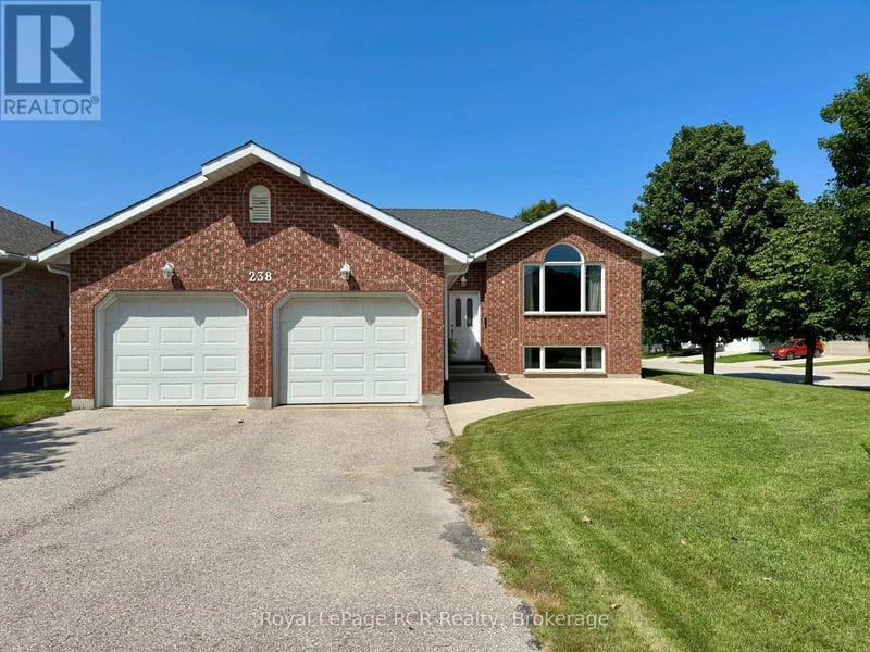 238 4th Street Crescent, Hanover, Ontario, N4N3S2, Hanover, Ontario — photo 1 of 5