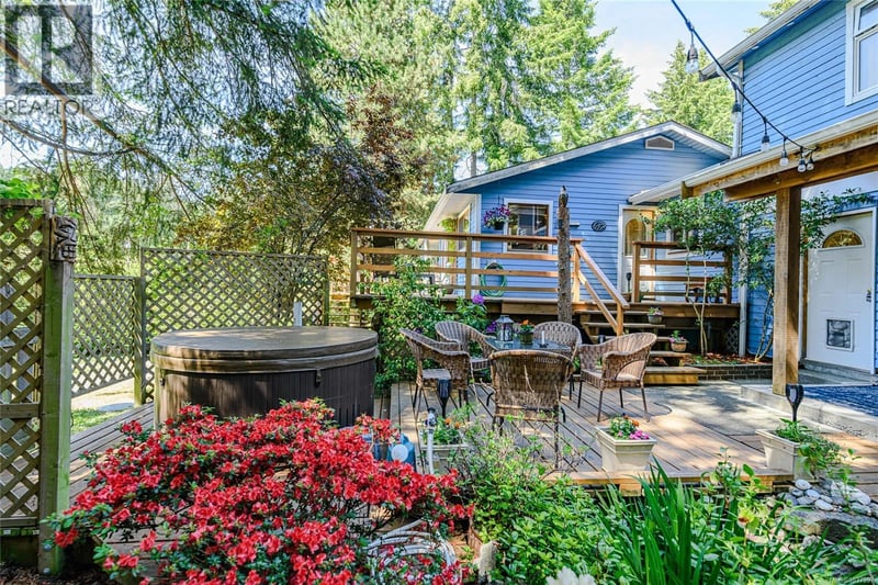 105 Byron Road, Salt Spring, British Columbia, V8K1C8, Salt Spring, British Columbia — photo 1 of 5