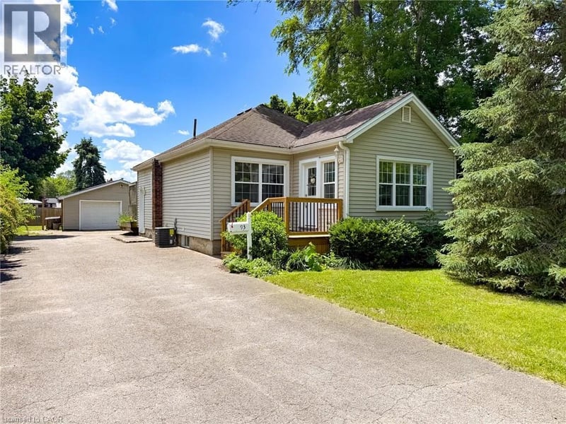 93 BARNES Avenue, Brantford, Ontario, N3R4Y9, Brantford, Ontario — photo 1 of 5