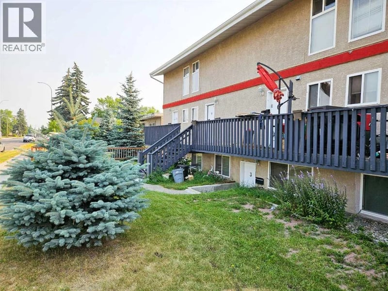 3726 Centre Street North, Calgary, Alberta, T2E2Y3, Calgary, Alberta — photo 1 of 5