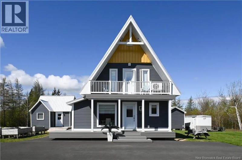27 Chiasson Road, Caraquet, New Brunswick, E1W1A3, Caraquet, New Brunswick — photo 1 of 5