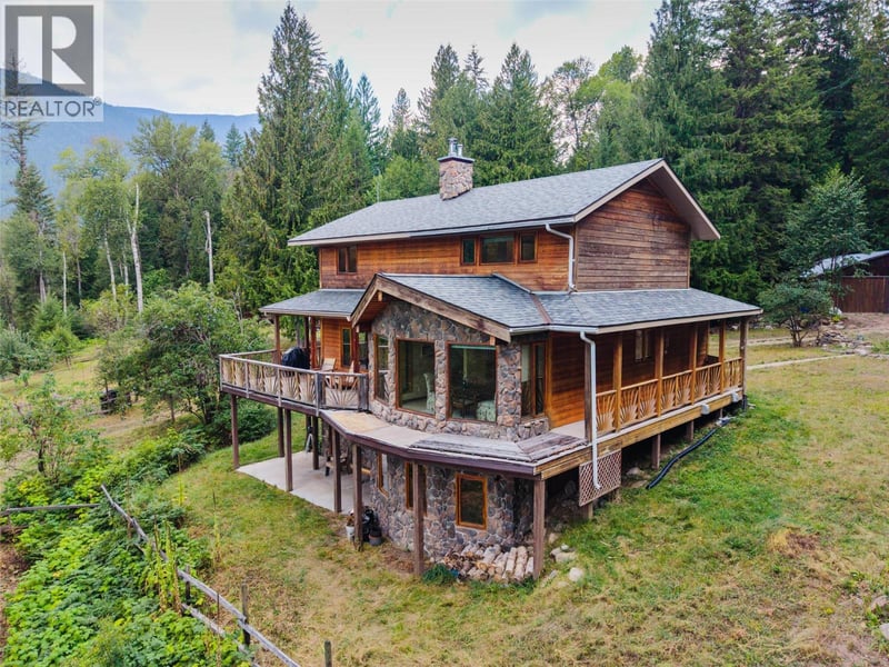 3360 Little Slocan South Road, Passmore, British Columbia, V0G2J0, Passmore, British Columbia — photo 1 of 5