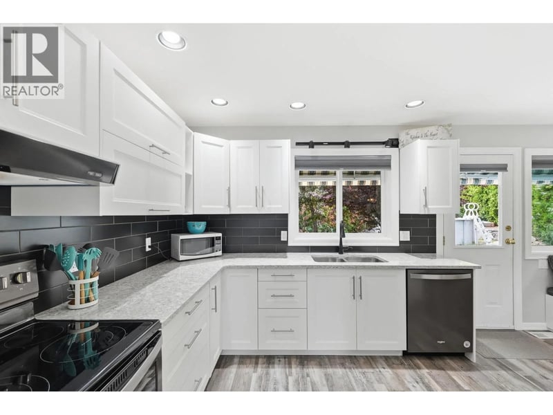 5978 Ness Court, Oliver, British Columbia, V0H1T0, Oliver, British Columbia — photo 1 of 5