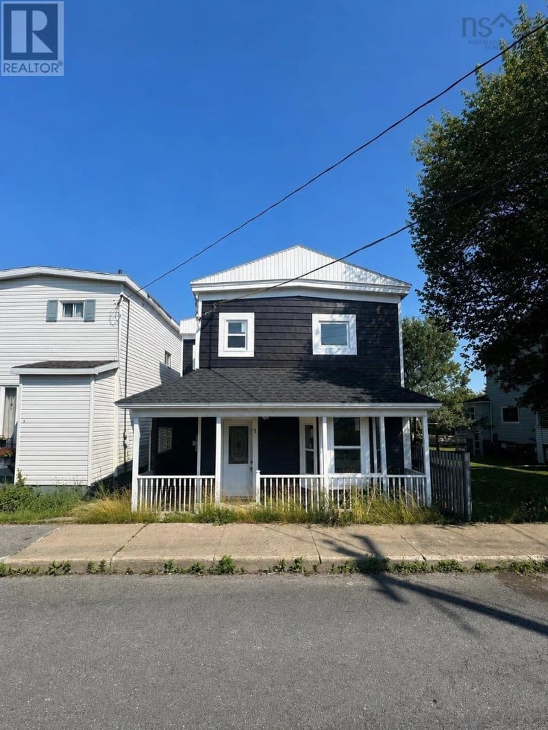 9 Stanley Street, North Sydney, Nova Scotia, B2A1S7, North Sydney, Nova Scotia — photo 1 of 5