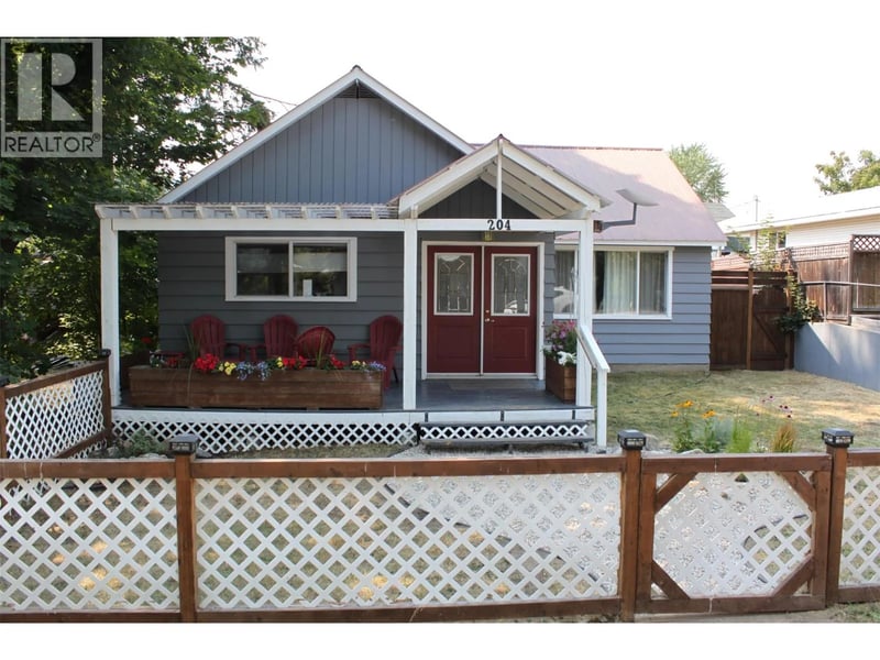 204A 5th Avenue Northwest, Nakusp, British Columbia, V0G1R0, Nakusp, British Columbia — photo 1 of 5