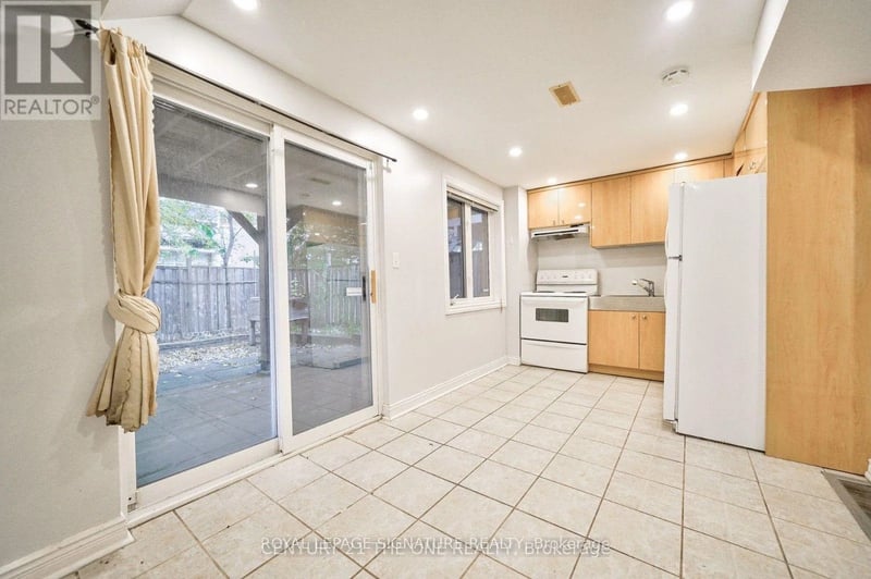 76 Highhill Drive, Toronto (Tam O'Shanter-Sullivan), Ontario, M1T1N7, Toronto (Tam O'Shanter-Sullivan), Ontario — photo 1 of 5