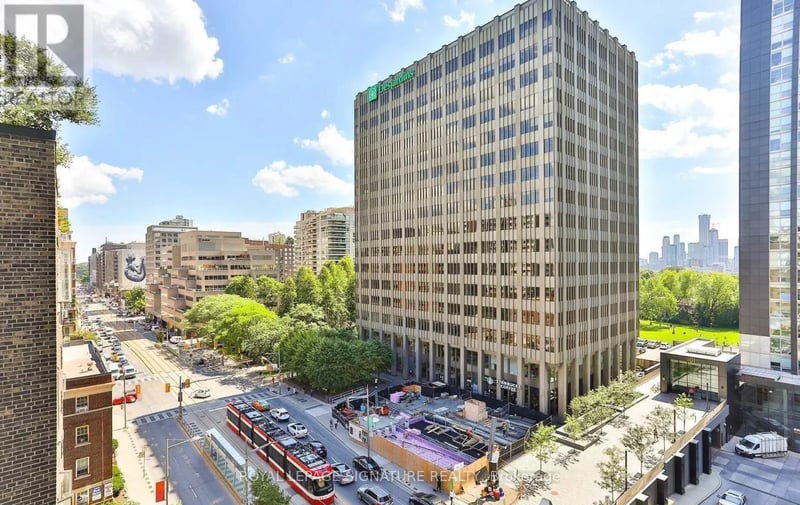 #802 111 St Clair Avenue West, Toronto (Yonge-St. Clair), Ontario, M4V1N5, Toronto (Yonge-St. Clair), Ontario — photo 1 of 5