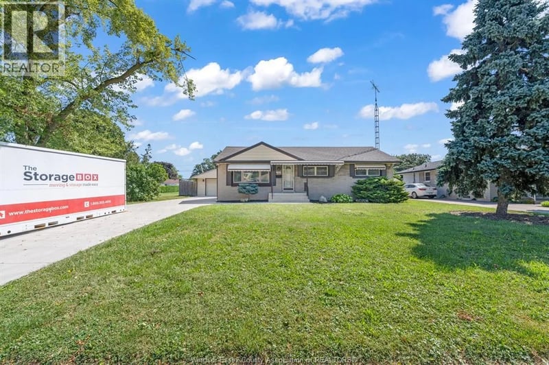 3302 WOODLAWN Avenue, Windsor, Ontario, N8W2J3, Windsor, Ontario — photo 1 of 5