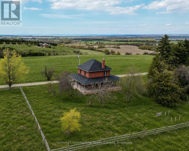 1943 Fairgrounds Road South, Clearview, Ontario, L0M1G0, Clearview, Ontario — photo 1 of 5
