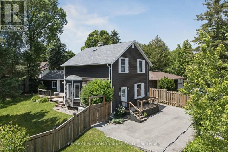 72 Vincent Street, Newmarket (Bristol-London), Ontario, L3Y4G5, Newmarket (Bristol-London), Ontario — photo 1 of 5