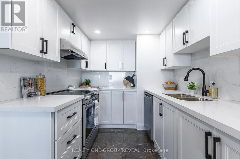 #1509 121 Ling Road, Toronto (West Hill), Ontario, M1E4Y2, Toronto (West Hill), Ontario — photo 1 of 5
