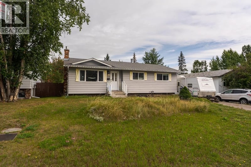 6602 ESSEX Crescent, Prince George, British Columbia, V2N2P1, Prince George, British Columbia — photo 1 of 5