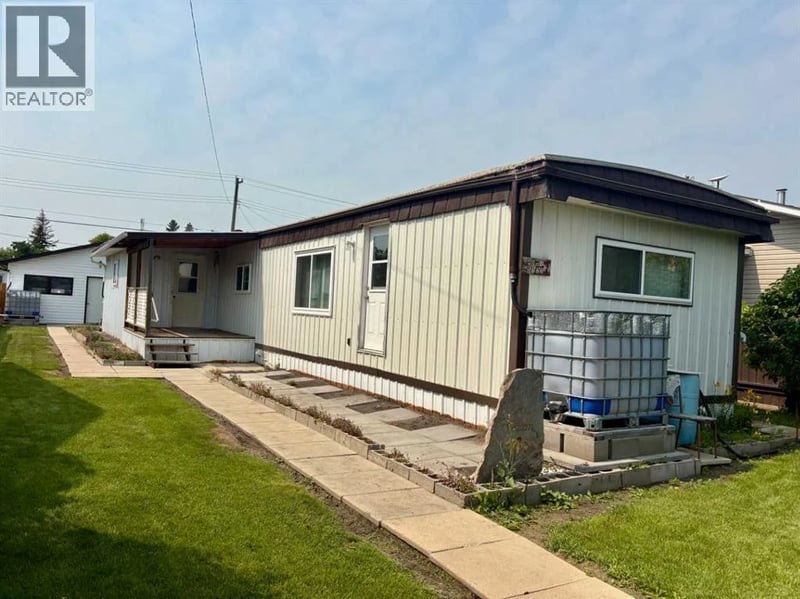 5122 46 Street, Mannville, Alberta, T0B2W0, Mannville, Alberta — photo 1 of 5