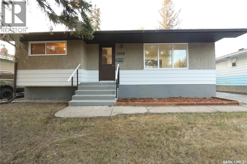 2910 Avonhurst DRIVE, Regina, Saskatchewan, S4R3J5, Regina, Saskatchewan — photo 1 of 5
