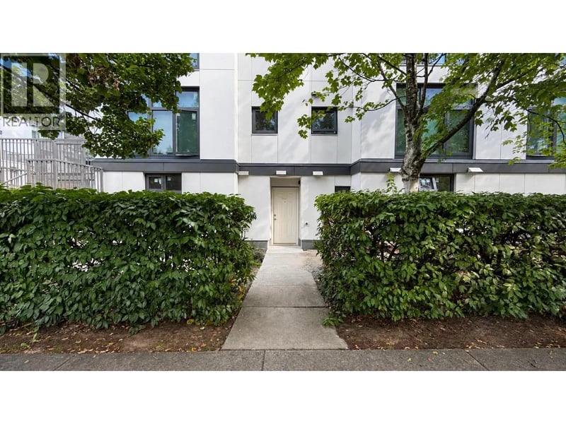 #1 2528 BROADWAY, Vancouver, British Columbia, V5M4V2, Vancouver, British Columbia — photo 1 of 5