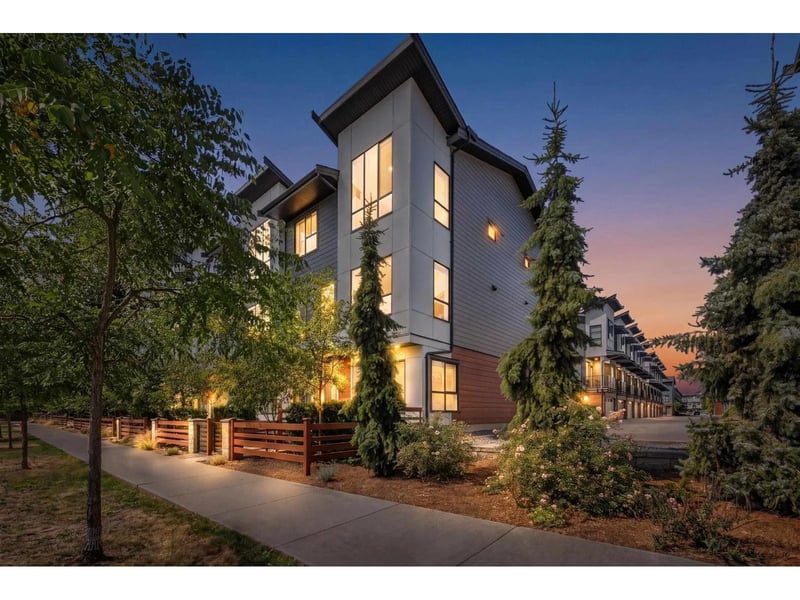 #10 7177 194A Street, Surrey, British Columbia, V4N6V6, Surrey, British Columbia — photo 1 of 5
