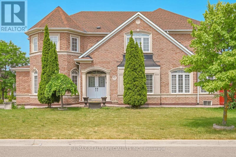 72 Village Lake Crescent, Brampton (Bramalea North Industrial), Ontario, L6S6K1, Brampton (Bramalea North Industrial), Ontario — photo 1 of 5