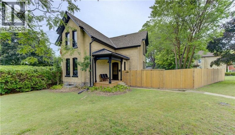 86 ST ANDREWS Street, Cambridge, Ontario, N1S1M4, Cambridge, Ontario — photo 1 of 5