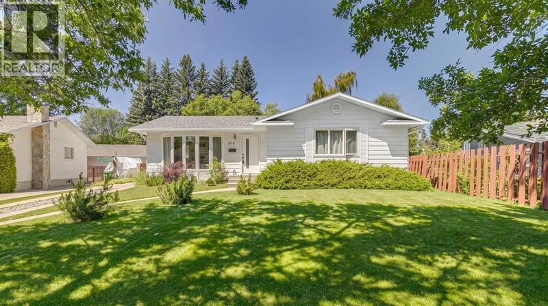618 Oakhill Place Southwest, Calgary, Alberta, T2V3X8, Calgary, Alberta — photo 1 of 5