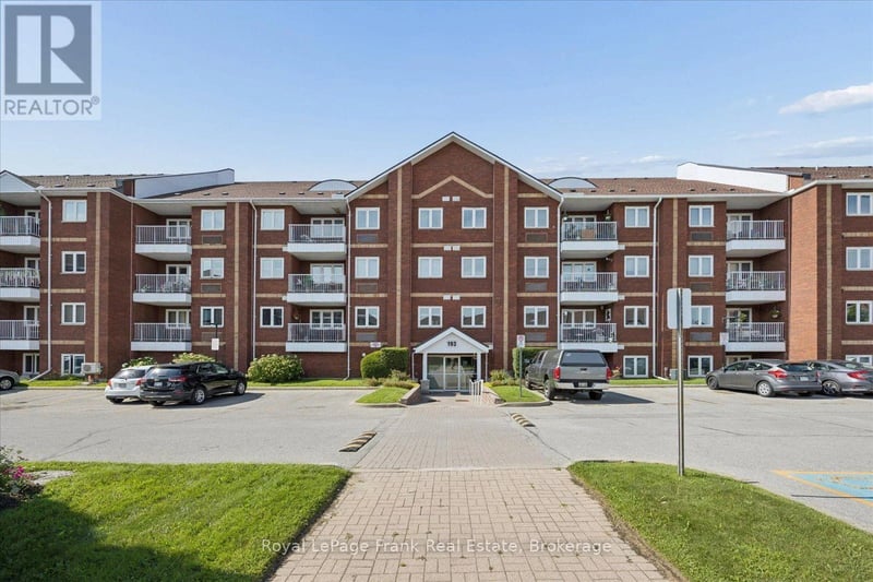 #210 193 Lake Driveway Drive West, Ajax (South West), Ontario, L1S7H8, Ajax (South West), Ontario — photo 1 of 5