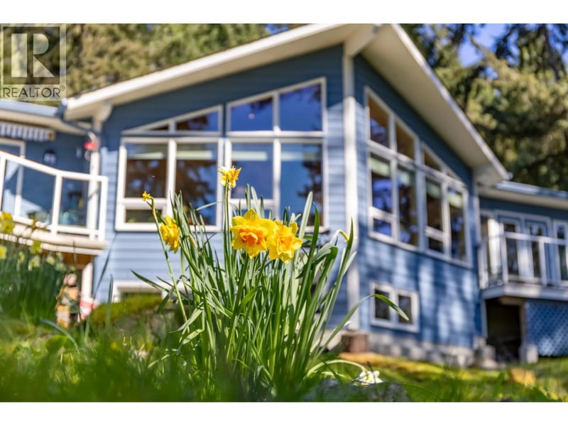 2635 SHOAL Road, Pender Island, British Columbia, V0N2M2, Pender Island, British Columbia — photo 1 of 5