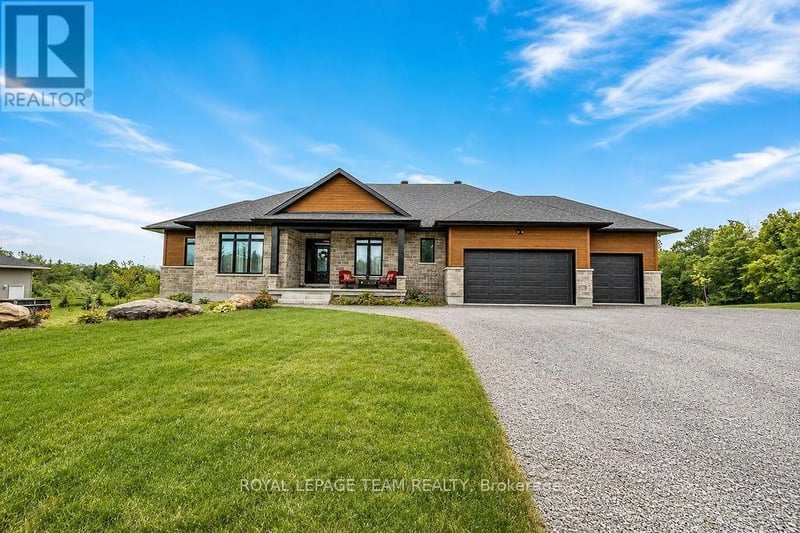 80 Raymond Luhta Crescent, McNab/Braeside, Ontario, K7S3G8, McNab/Braeside, Ontario — photo 1 of 5