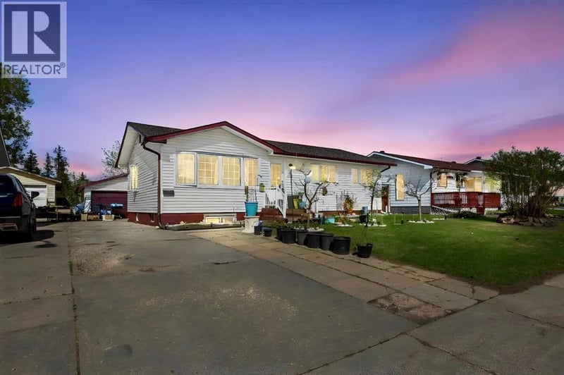 34 Biggs Avenue, Fort McMurray, Alberta, T9H1M1, Fort McMurray, Alberta — photo 1 of 5