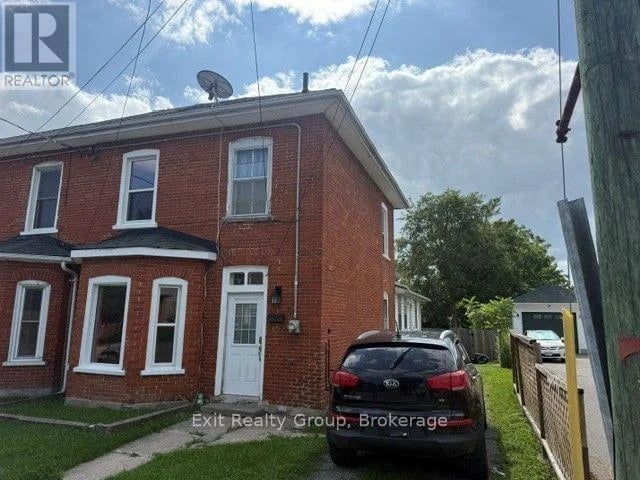 36 Bettes Street, Belleville (Belleville Ward), Ontario, K8N3W6, Belleville (Belleville Ward), Ontario — photo 1 of 5
