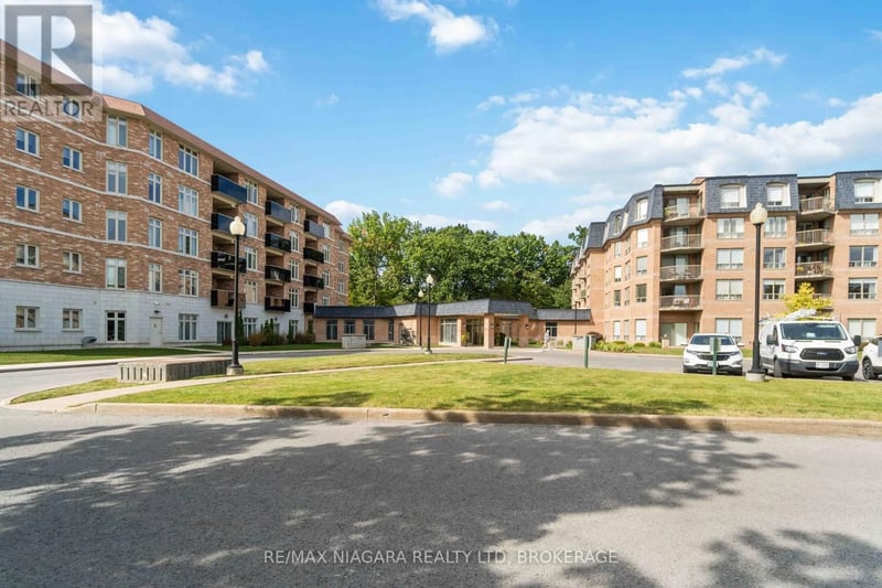 #132 8111 Forest Glen Drive, Niagara Falls (Mt. Carmel), Ontario, L2H2Y7, Niagara Falls (Mt. Carmel), Ontario — photo 1 of 5