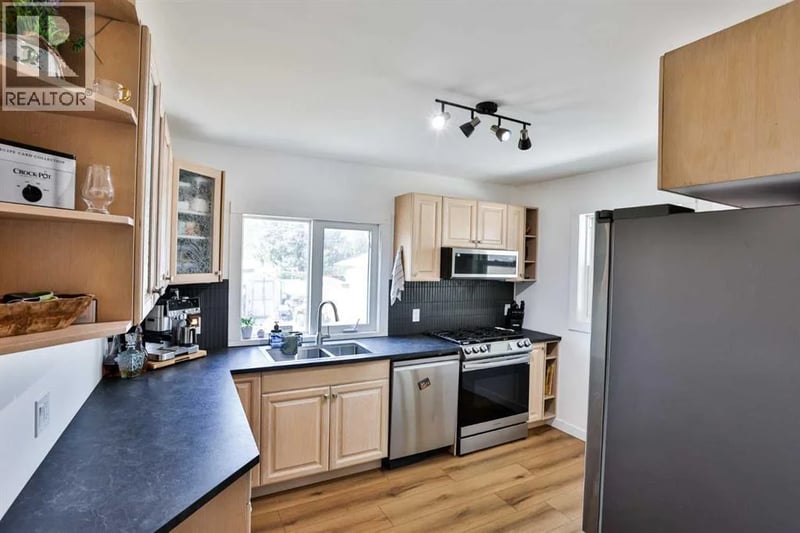 1009 6 Avenue North, Lethbridge, Alberta, T1H0S3, Lethbridge, Alberta — photo 1 of 5