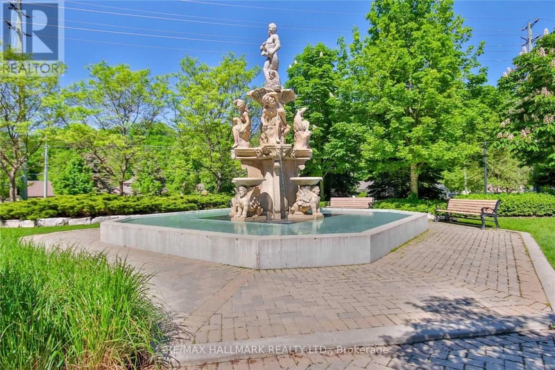 #411 8201 Islington Avenue, Vaughan (Islington Woods), Ontario, L4L9S6, Vaughan (Islington Woods), Ontario — photo 1 of 5
