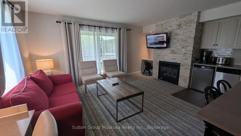 #54-203 54-203 Deerhurst Drive, Huntsville (Chaffey), Ontario, P1H2E8, Huntsville (Chaffey), Ontario — photo 1 of 5