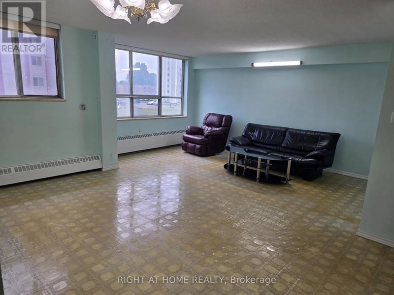 #302 50 Lotherton Pathway, Toronto (Yorkdale-Glen Park), Ontario, M6B2G8, Toronto (Yorkdale-Glen Park), Ontario — photo 1 of 5